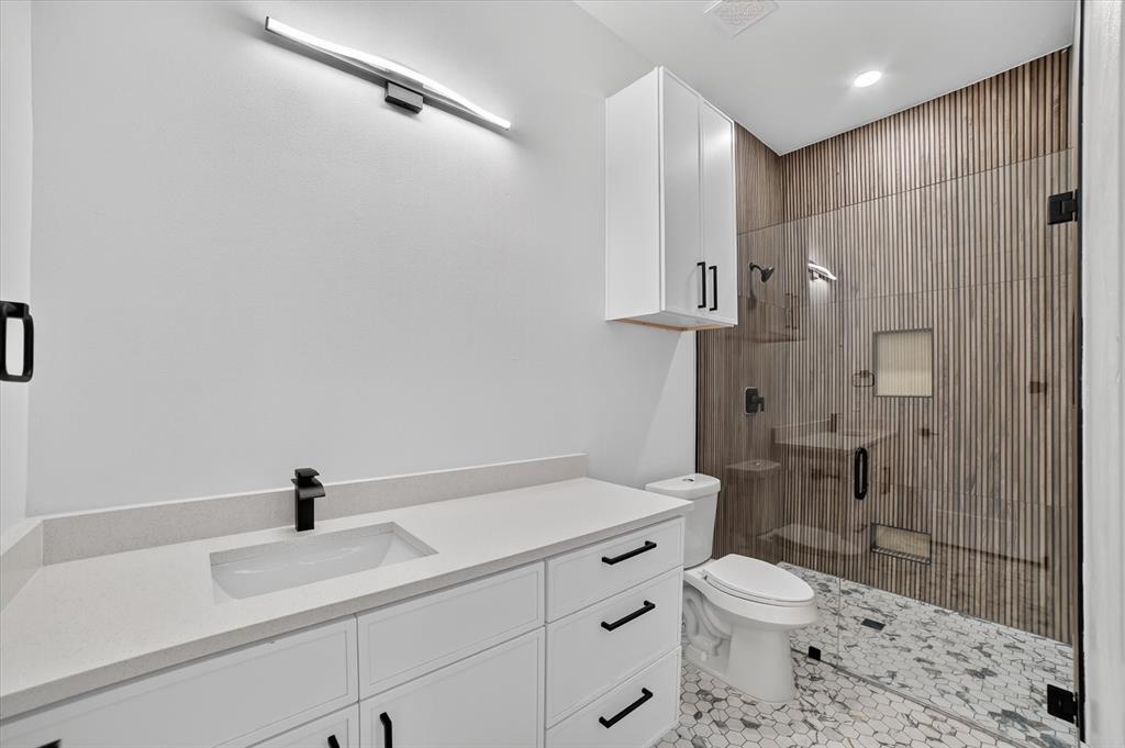 1011 Devonshire Drive Property Photo 22