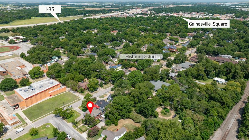 1118 S Lindsay Street Property Photo 5
