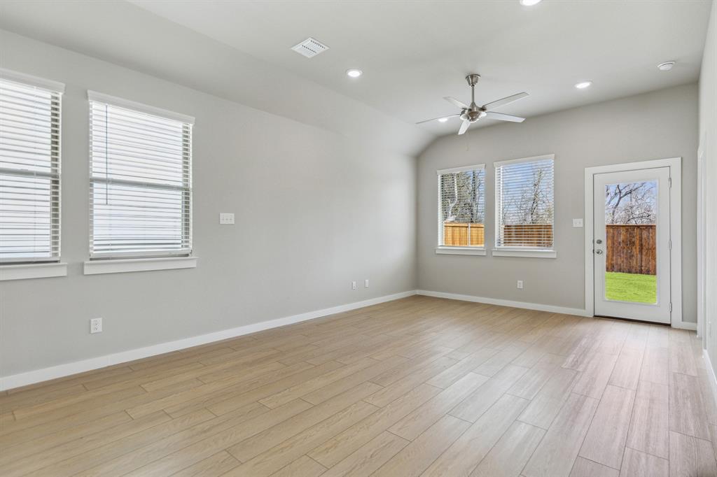 707 Knox River Drive Property Photo 16