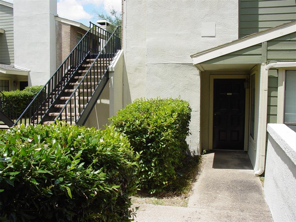 9605 Walnut Street 12104 Property Photo 1