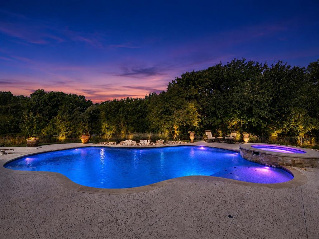 117 Signature Court Property Photo 1