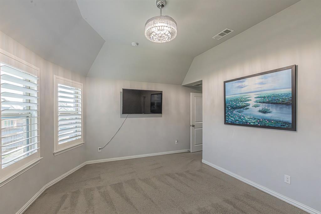 2517 Saffire Way Property Photo 33