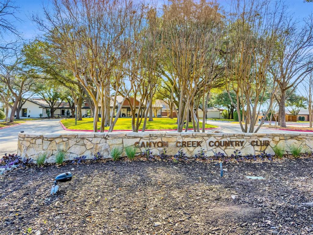 2202 Custer Parkway Property Photo 32
