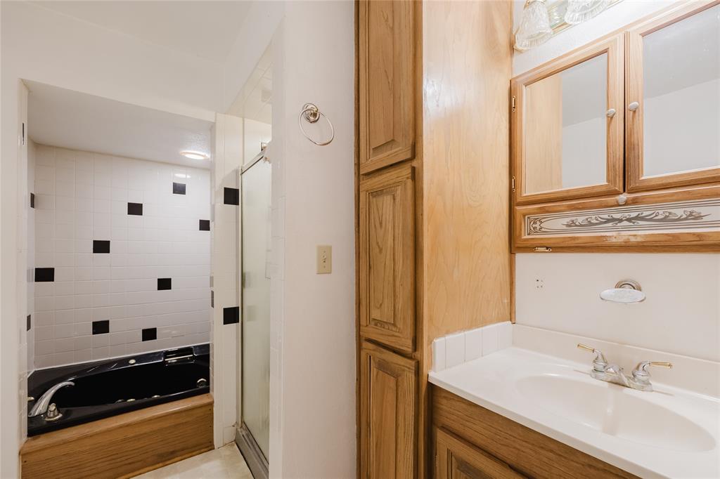 649 E Short Avenue Property Photo 17