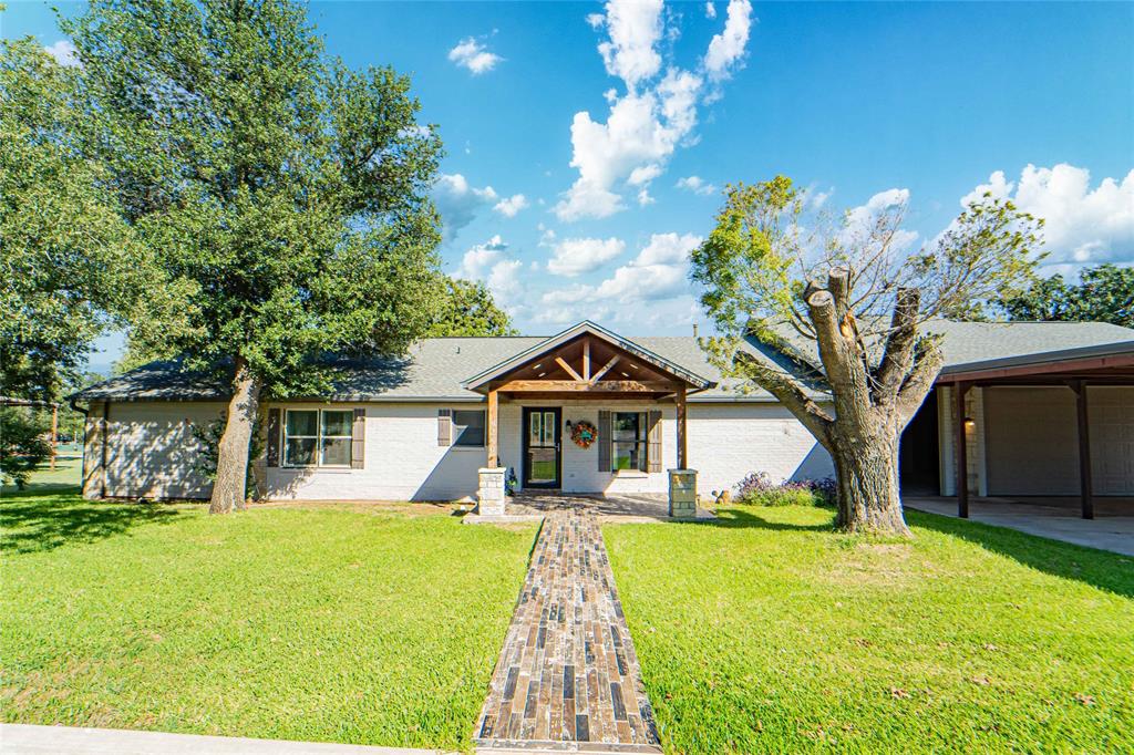 9250 County Road 204 Property Photo 1