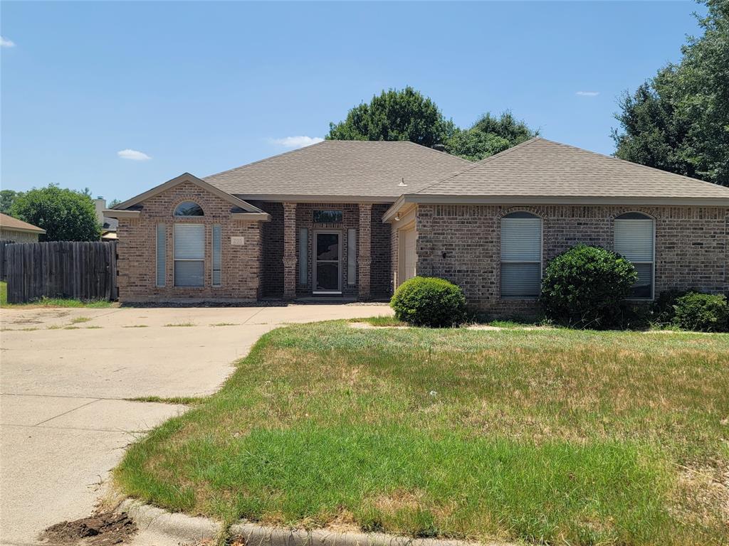 205 Willow Creek Drive Property Photo 2