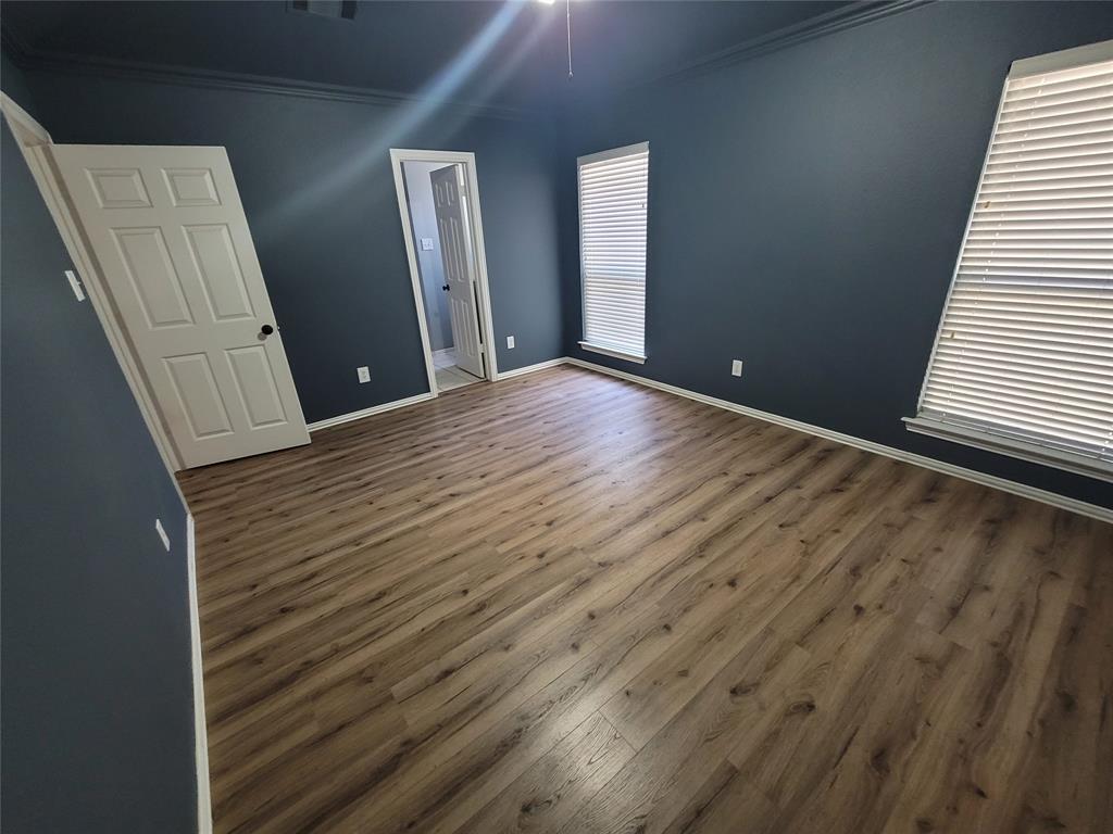 205 Willow Creek Drive Property Photo 6