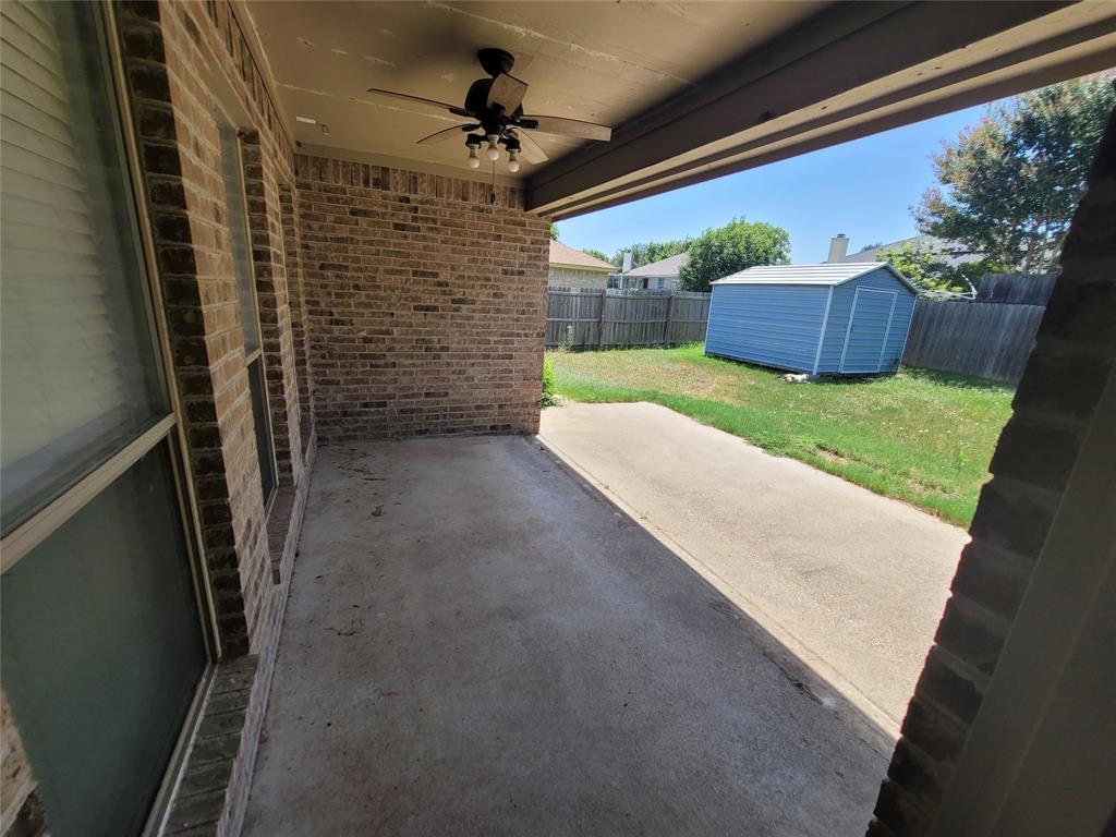 205 Willow Creek Drive Property Photo 9