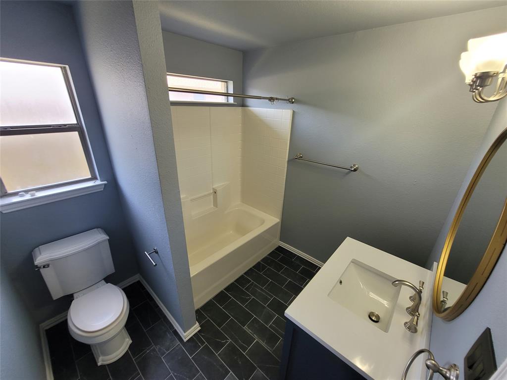 205 Willow Creek Drive Property Photo 11
