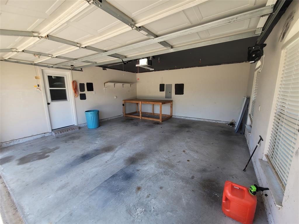 205 Willow Creek Drive Property Photo 14