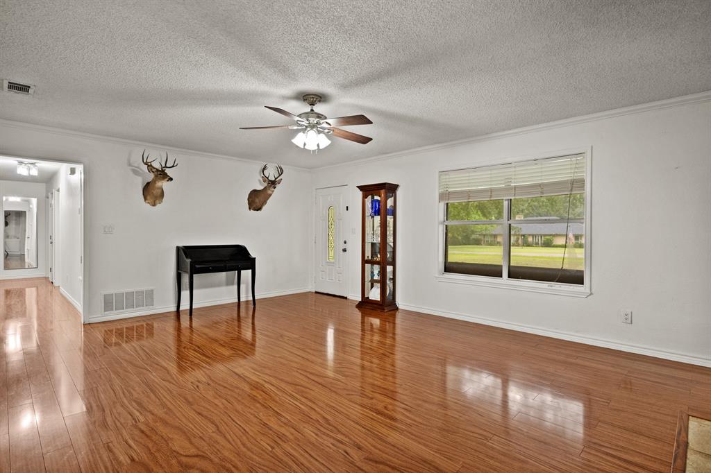 419 County Road 4164 Property Photo 7