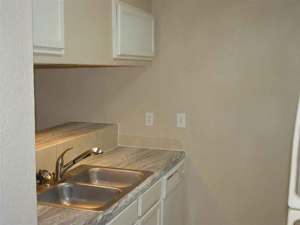 9609 Walnut Street 10104 Property Photo 2