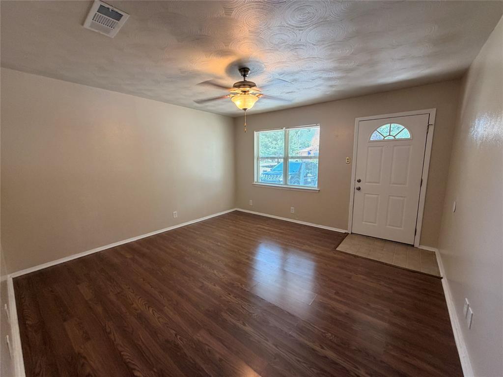 825 Bryan Drive Property Photo 3