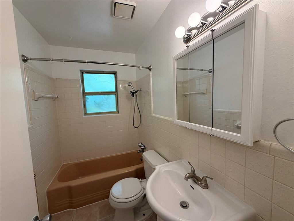 825 Bryan Drive Property Photo 4