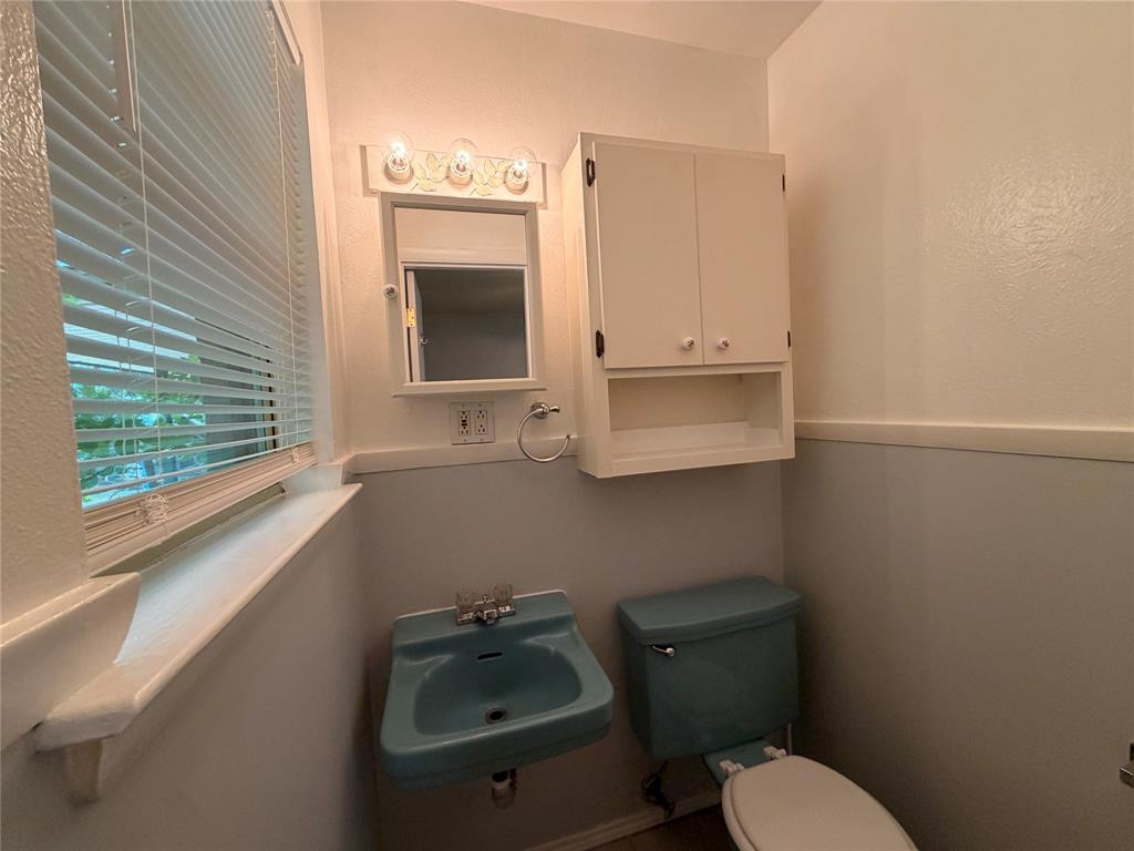 825 Bryan Drive Property Photo 6