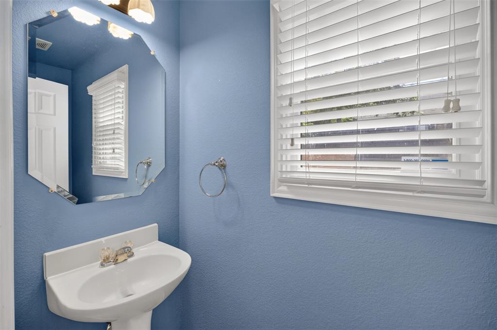 2205 College Avenue Property Photo 18