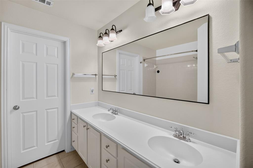2205 College Avenue Property Photo 23