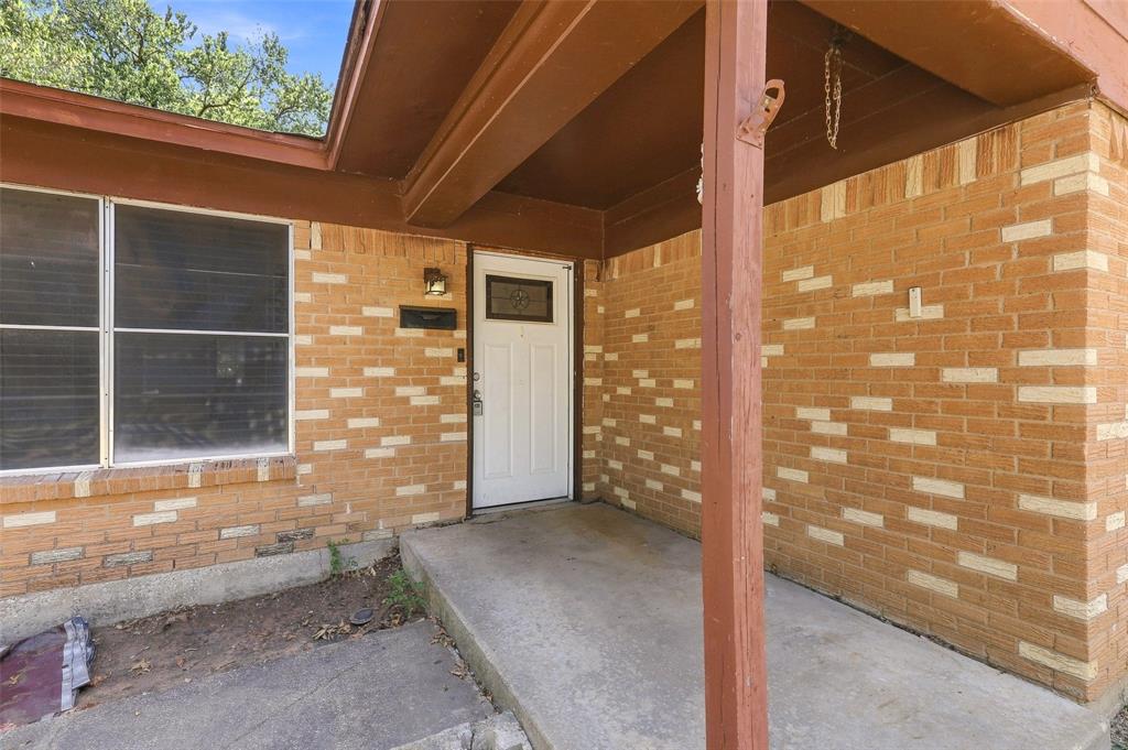 108 N Imperial Drive Property Photo 4