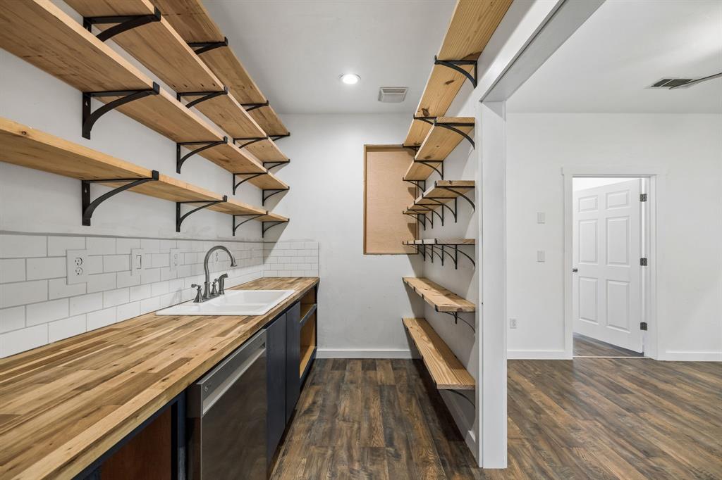 2412 Chickering Road Property Photo 12