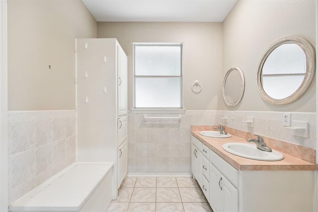 2412 Chickering Road Property Photo 17