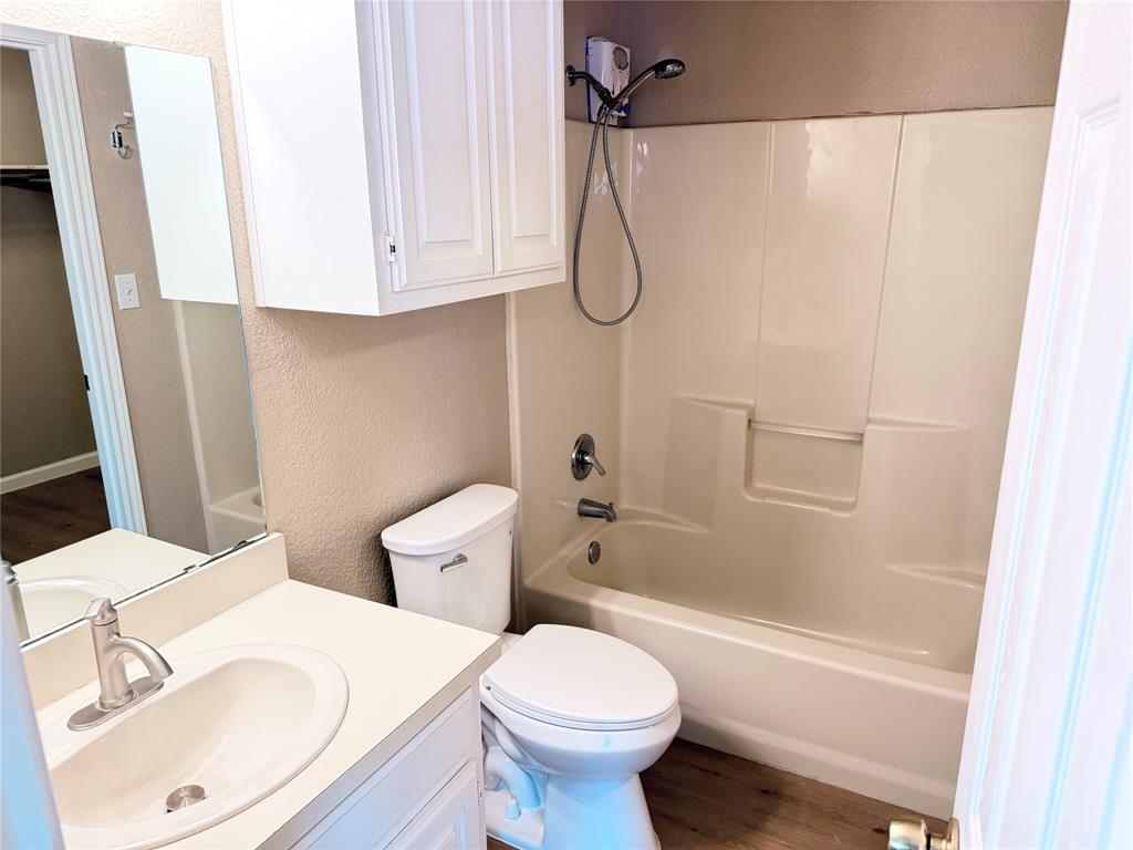 453 Strata Drive Property Photo 8
