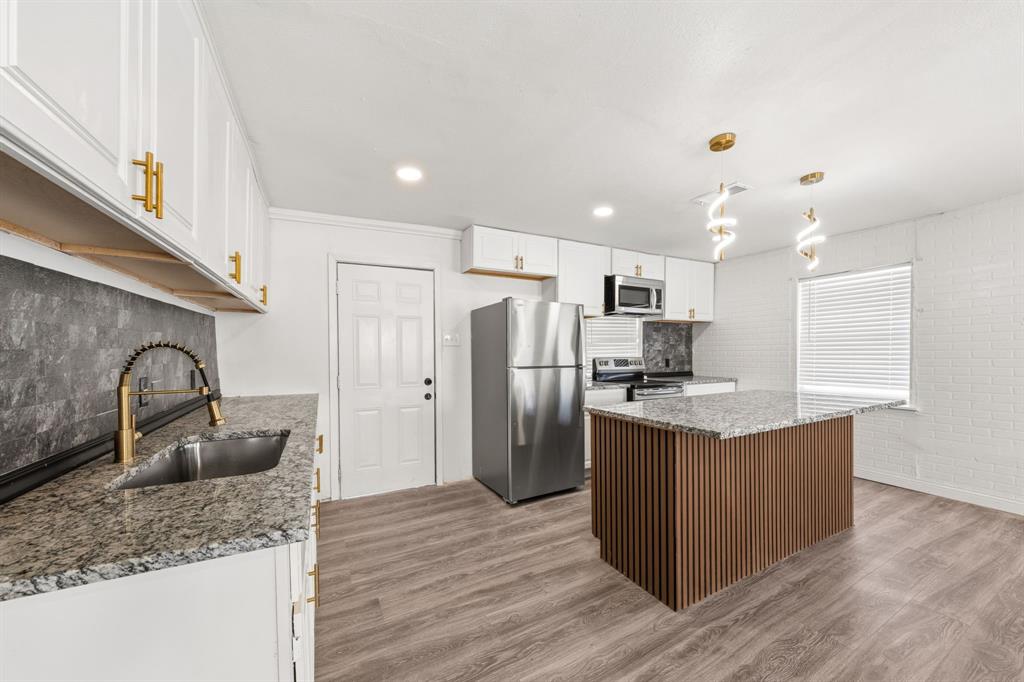 7923 S Nassau Circle Property Photo 6