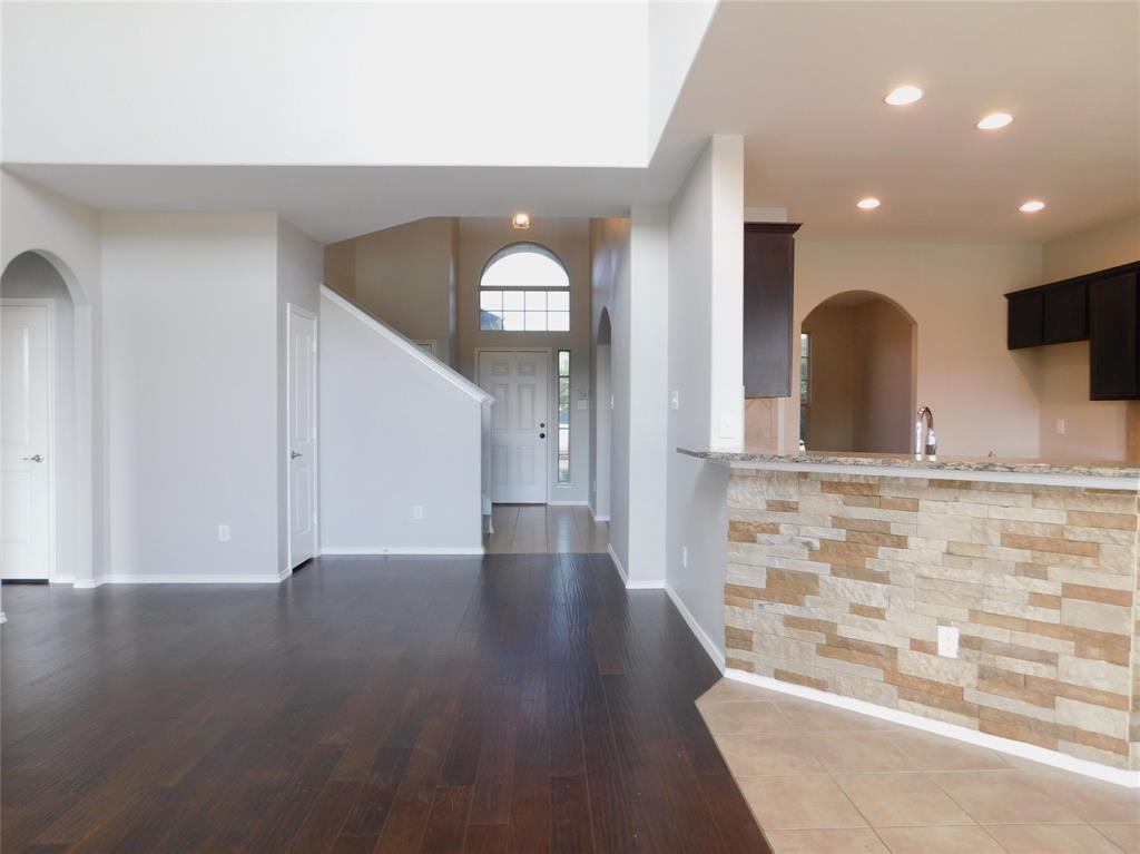 14904 Riverside Drive Property Photo 6