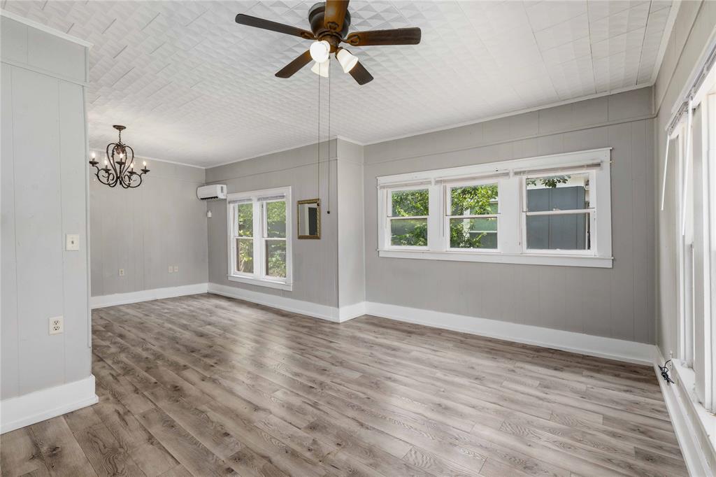 1317 Avenue C Property Photo 3