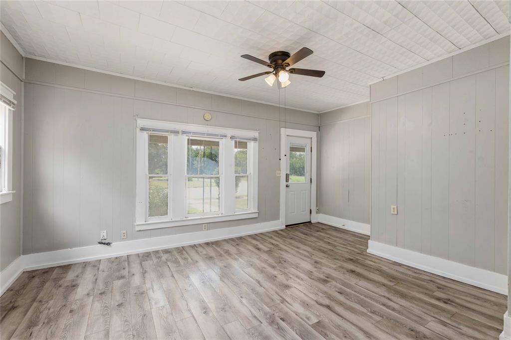 1317 Avenue C Property Photo 4