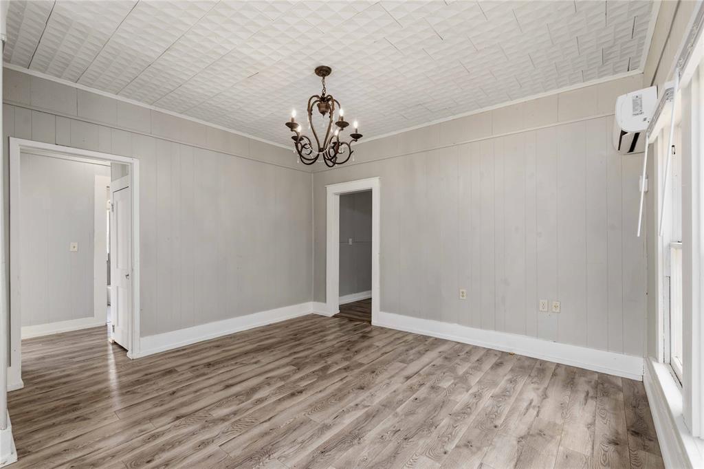 1317 Avenue C Property Photo 5