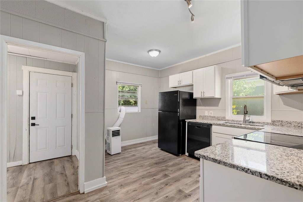 1317 Avenue C Property Photo 8