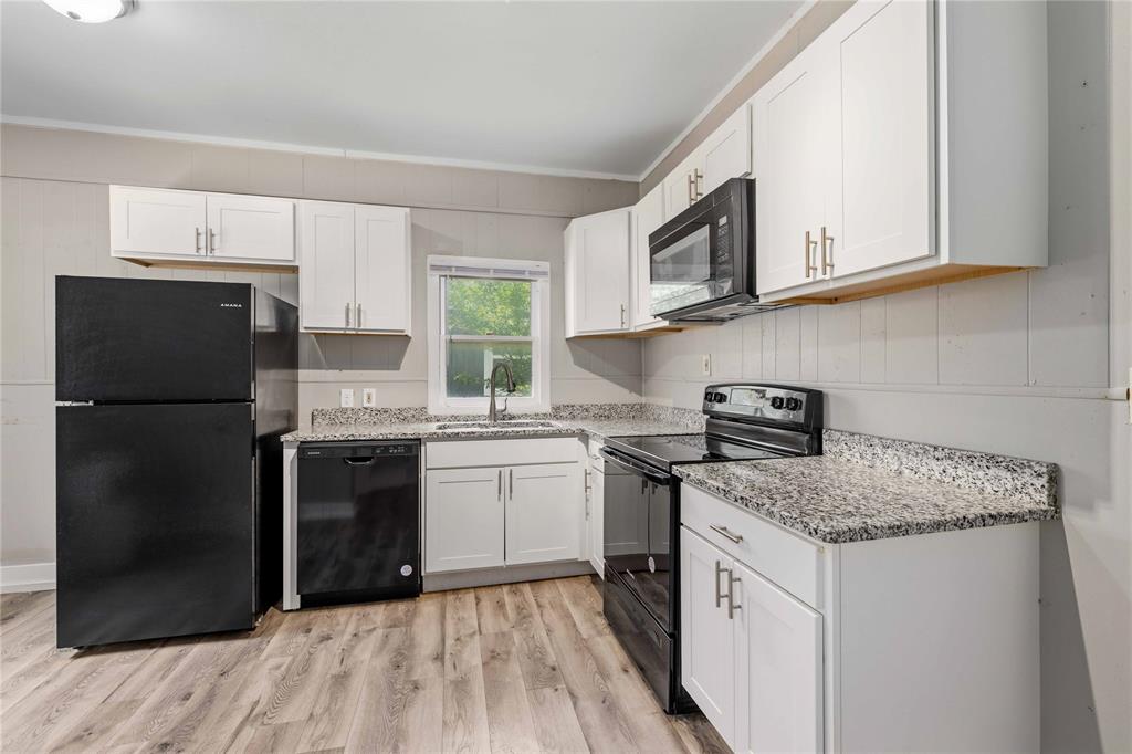 1317 Avenue C Property Photo 9
