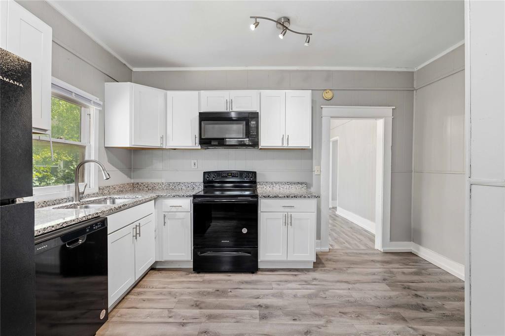 1317 Avenue C Property Photo 10