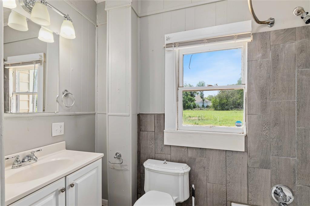 1317 Avenue C Property Photo 14