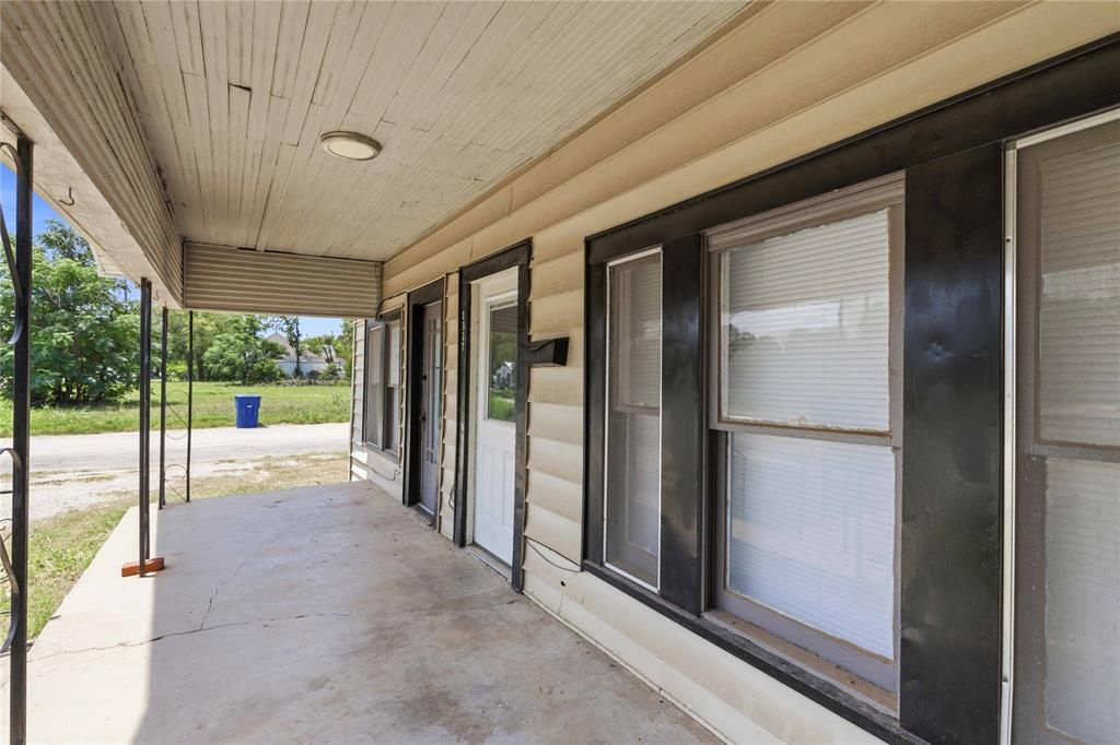 1317 Avenue C Property Photo 22