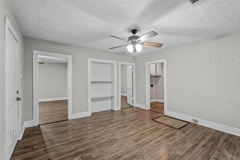 906 E Houston Street Property Photo 15