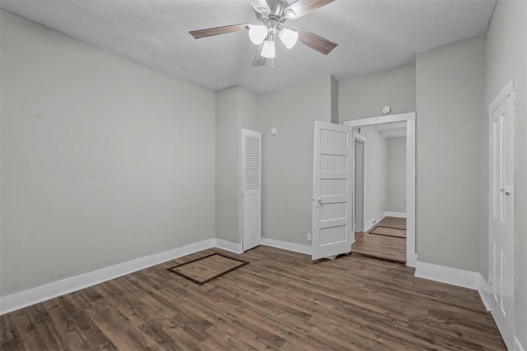 906 E Houston Street Property Photo 17
