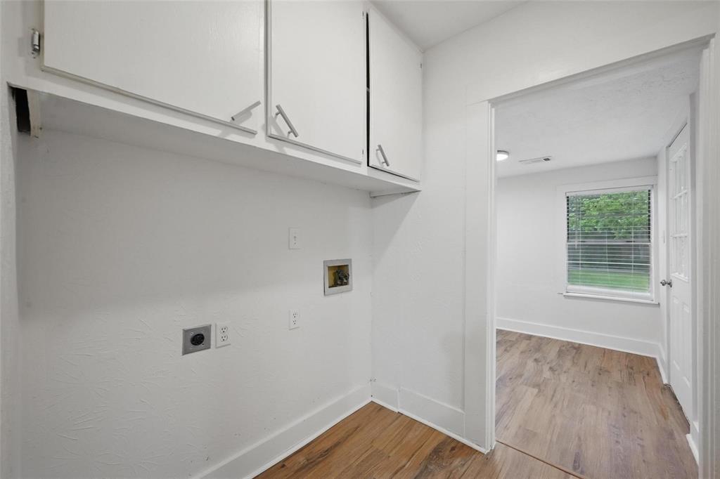 906 E Houston Street Property Photo 21