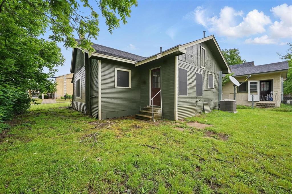 906 E Houston Street Property Photo 28