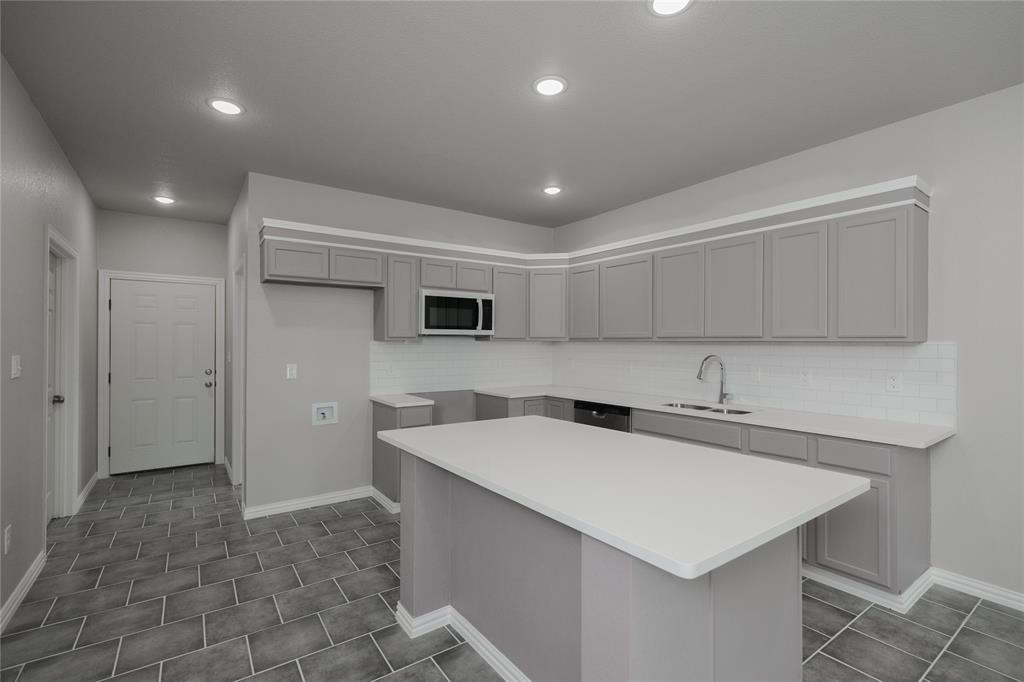 404 Campbell Street Property Photo 4