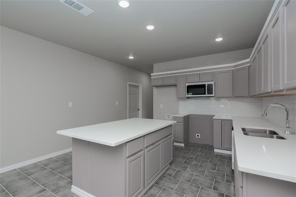 404 Campbell Street Property Photo 5