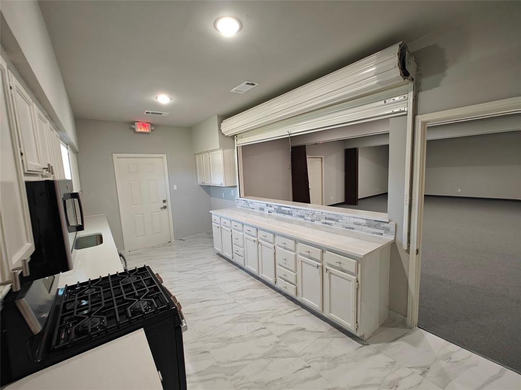 704 Drexel Property Photo 11