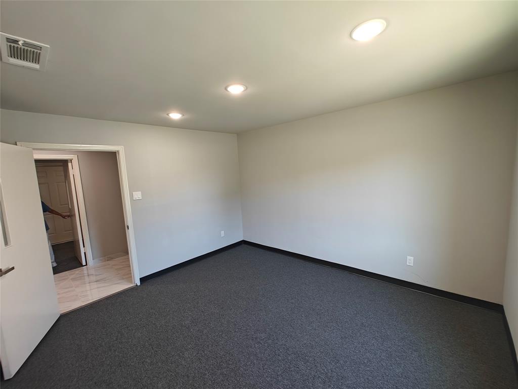 704 Drexel Property Photo 25