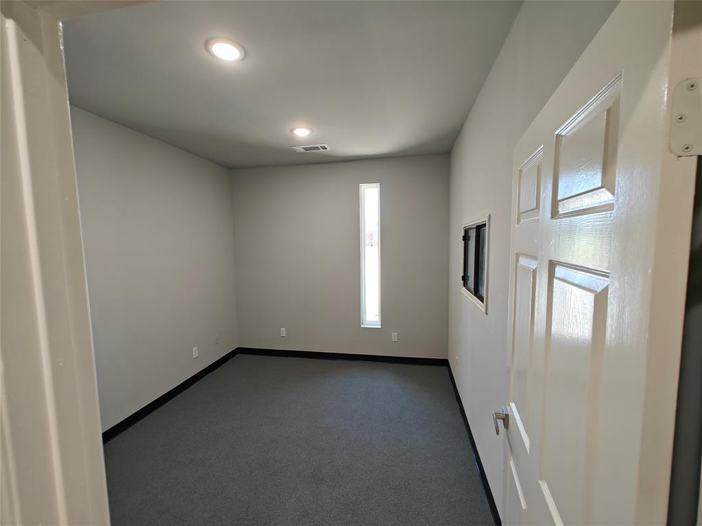 704 Drexel Property Photo 27