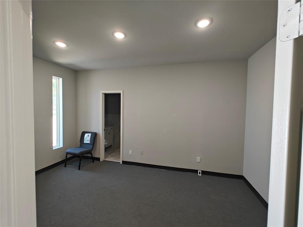 704 Drexel Property Photo 30
