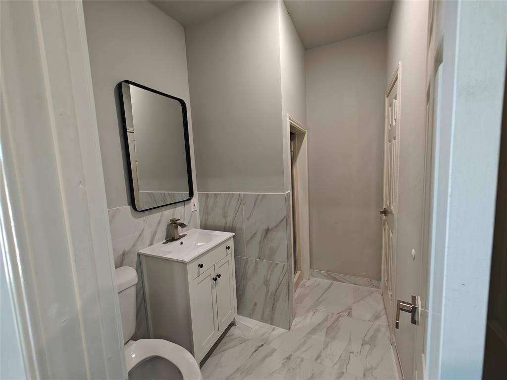 704 Drexel Property Photo 31