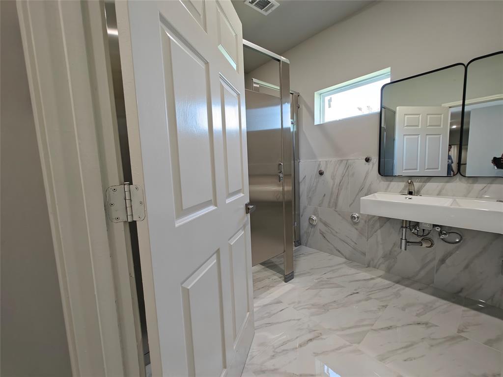 704 Drexel Property Photo 35