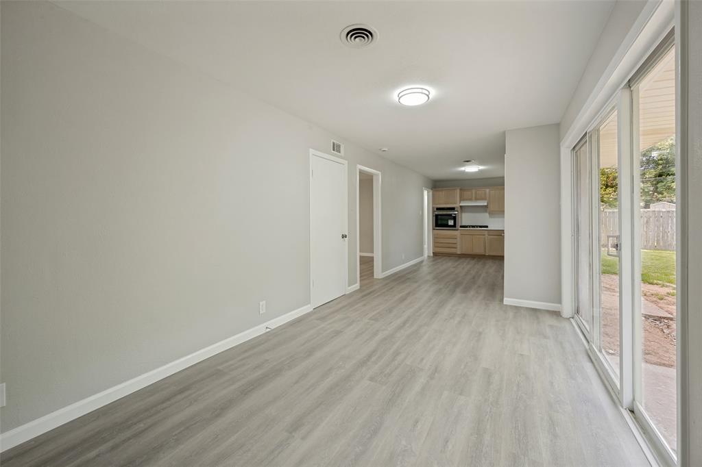 800 Sherwood Drive Property Photo 6