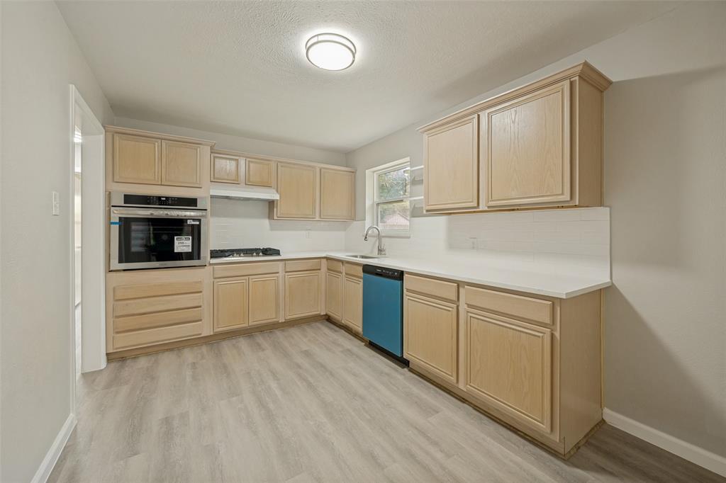 800 Sherwood Drive Property Photo 10
