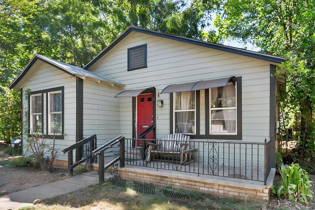 712 W Dye Street Property Photo 2